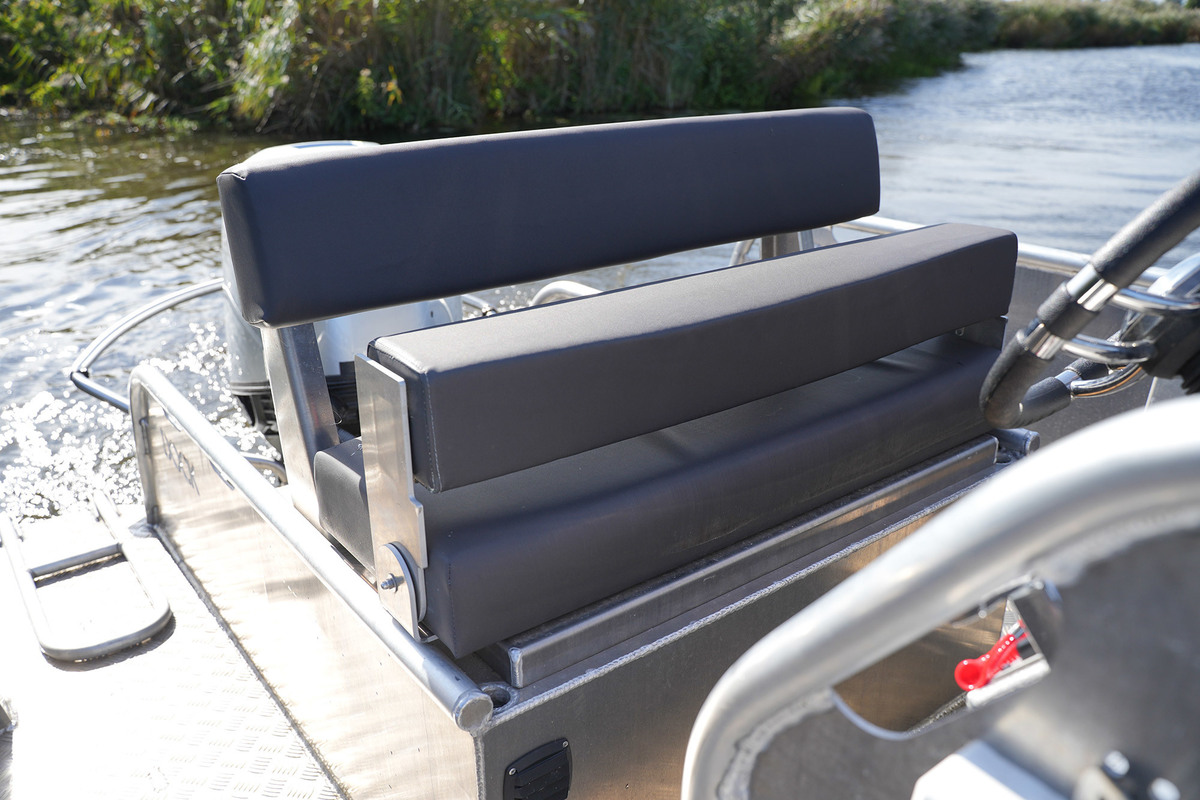 Dock Steel 650
