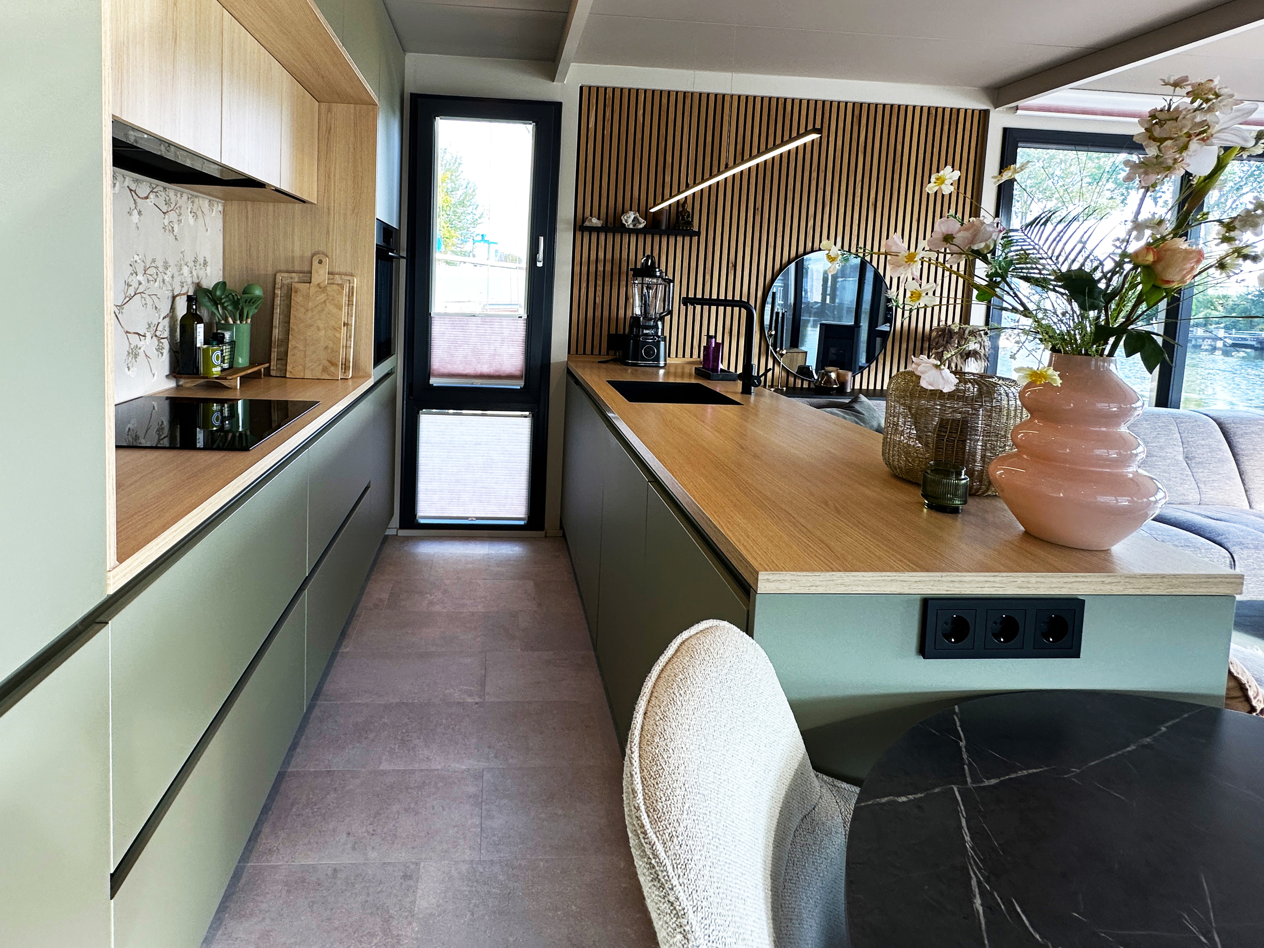 HT-Lofts Houseboat 15m Electric Propulsion