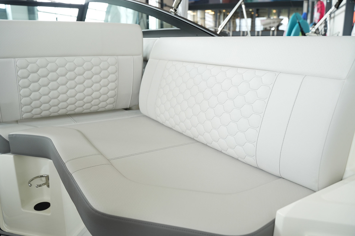 Sea Ray SDX 250
