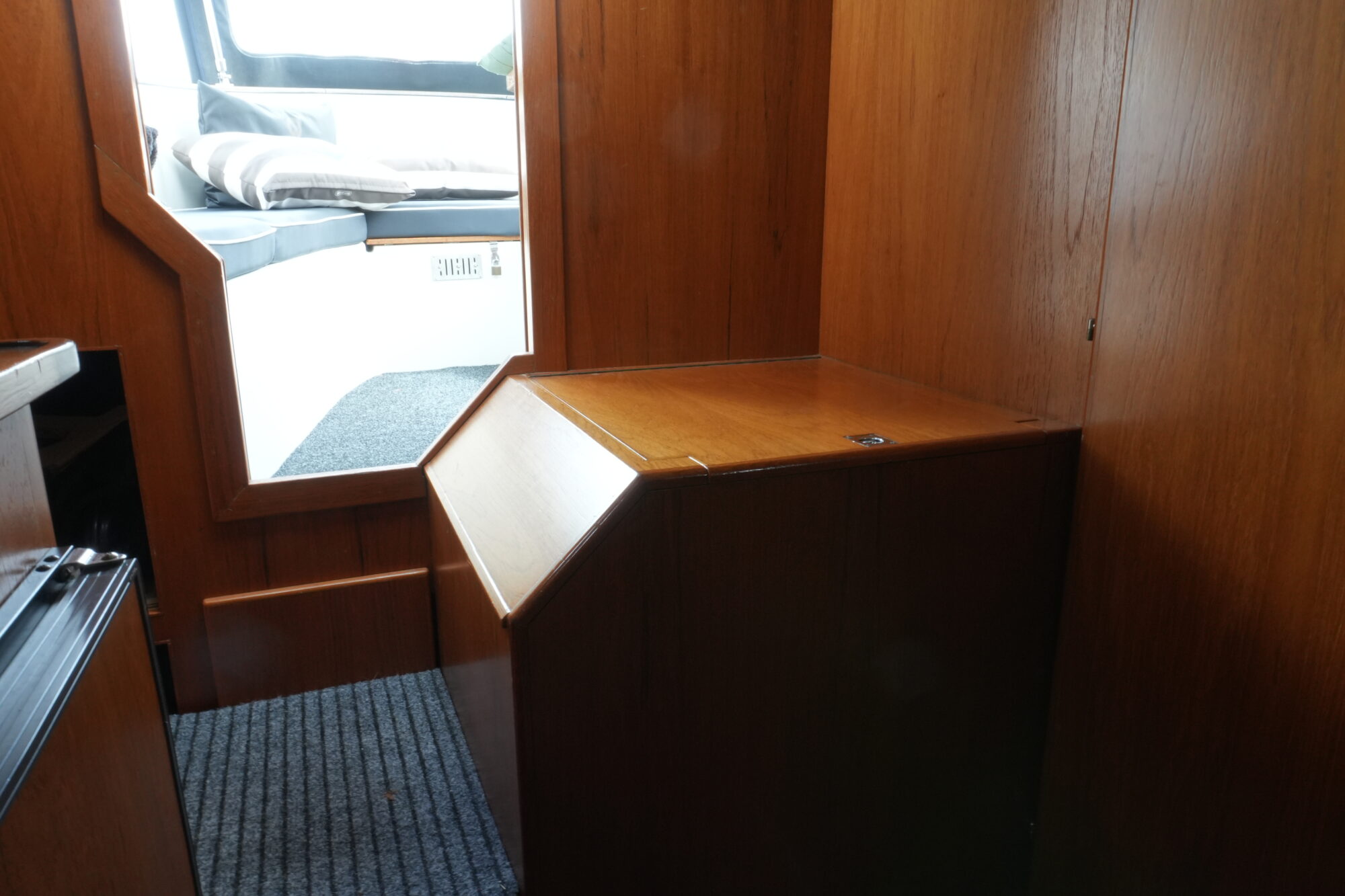 Island Plastics IP23