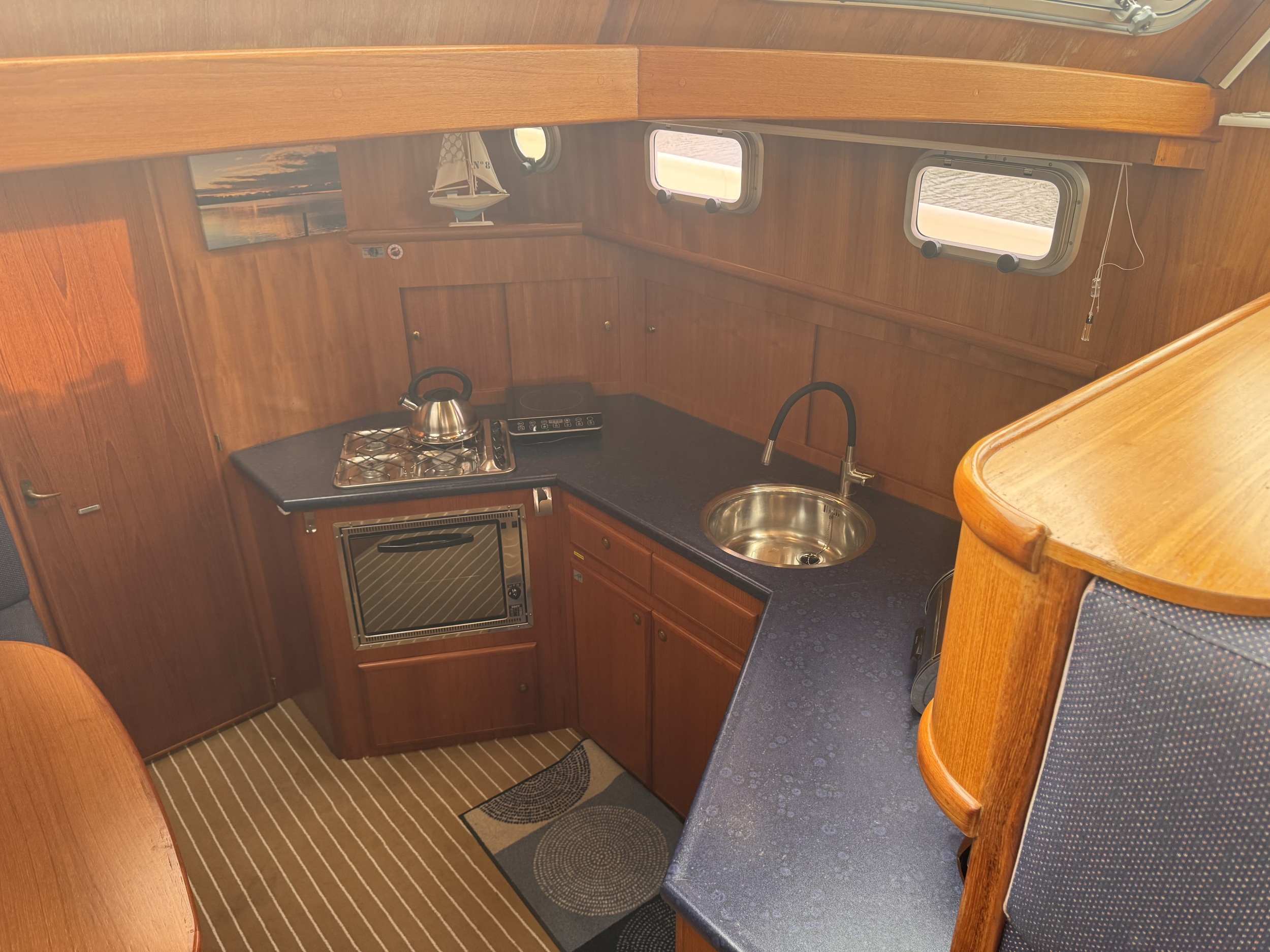 Aquanaut Drifter Trawler 1250 AK