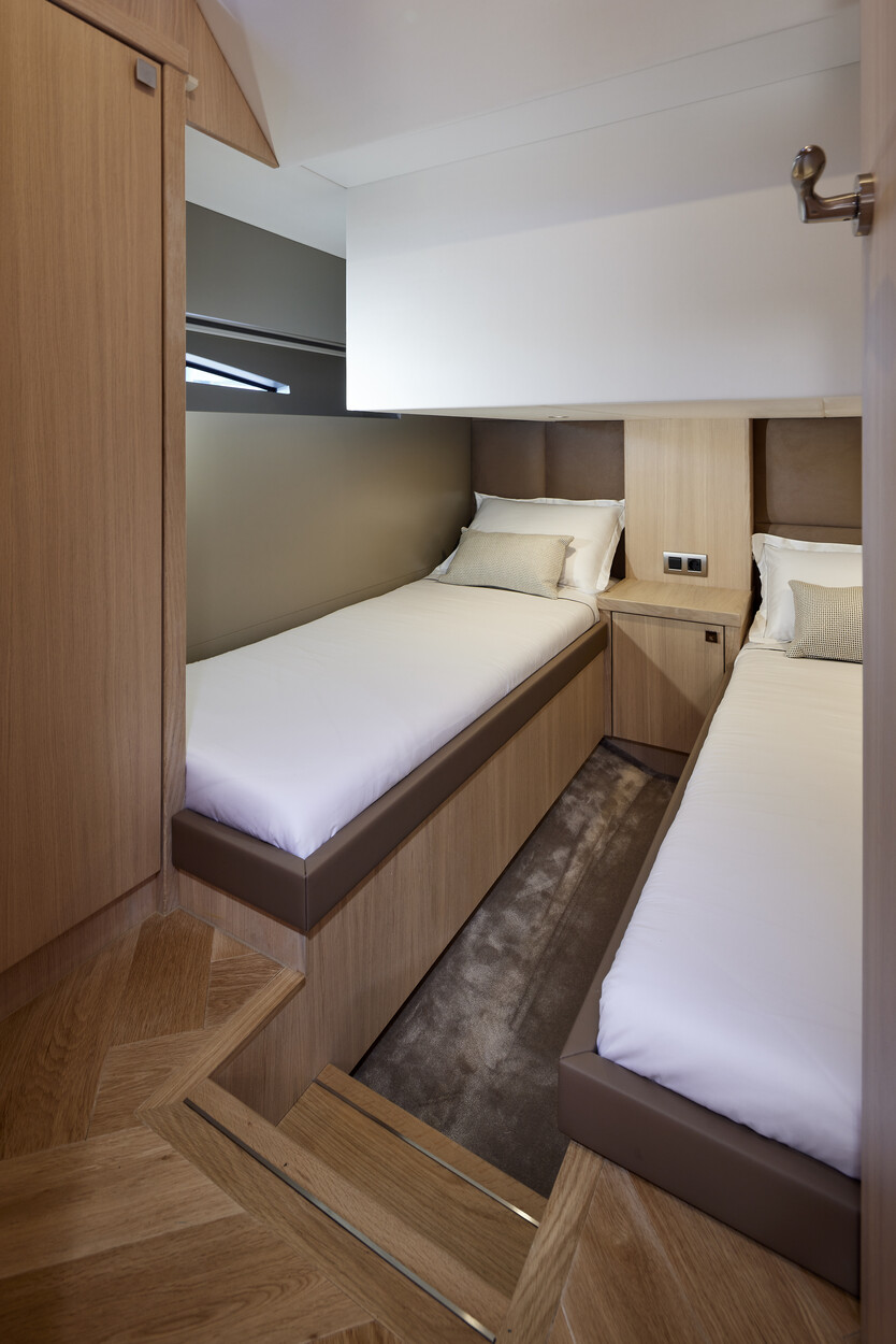 Van den Hoven Voyager 50