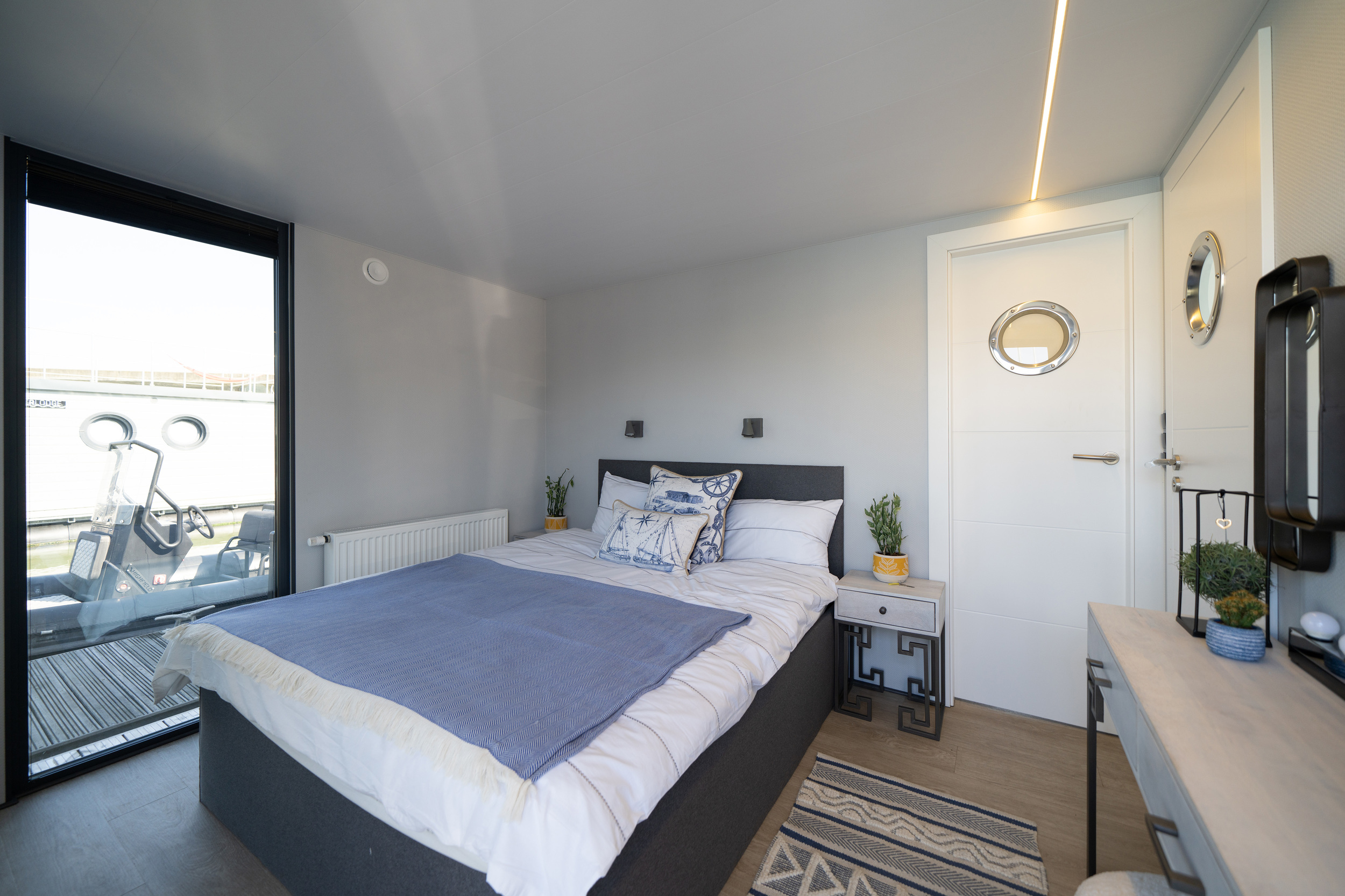 La Mare Houseboat Apartboat XXL - NEW