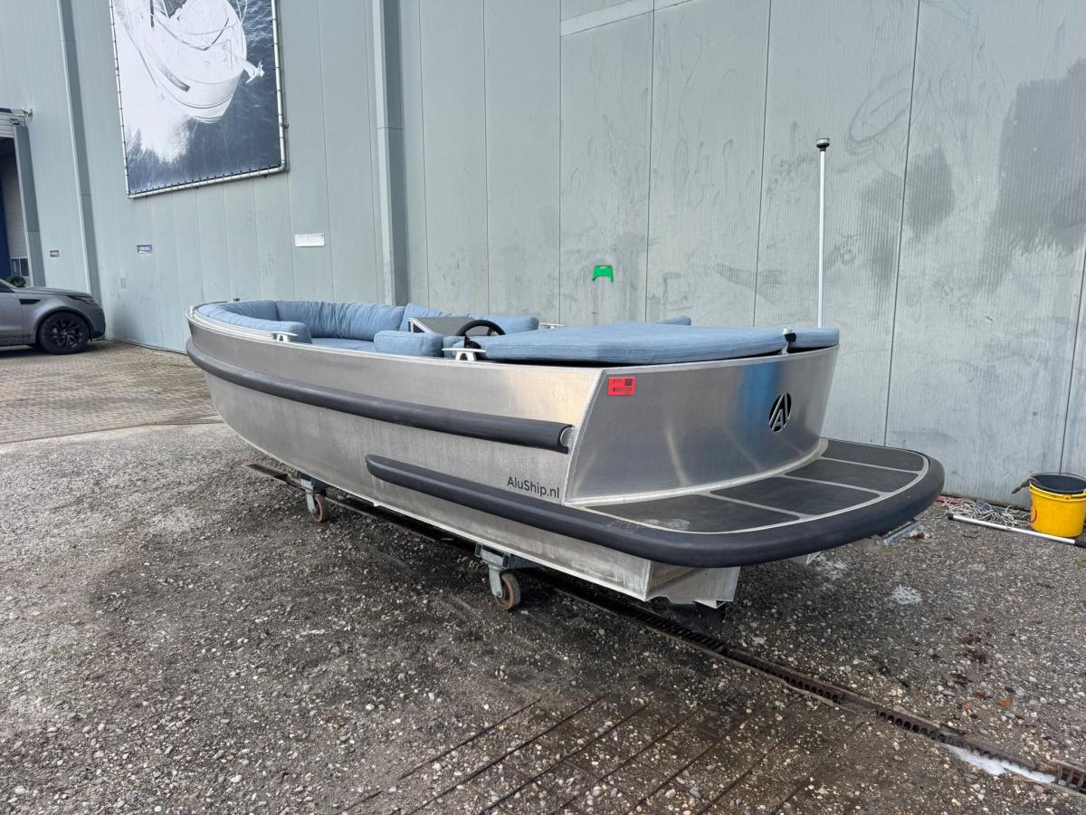 Aluship 550 Tender