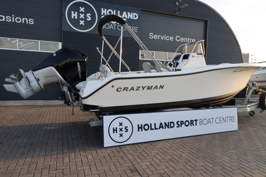 Trophy 2203 Center Console