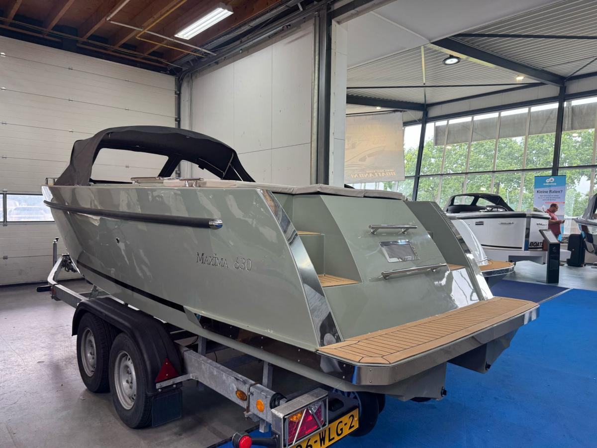 Maxima 630 Tender met boegschroef
