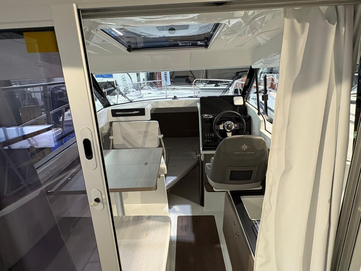 Jeanneau Merry Fisher 695 Serie 2. Deze prachtige boot is aanwezig op de Suzuki stand van hiswa te water 2026.