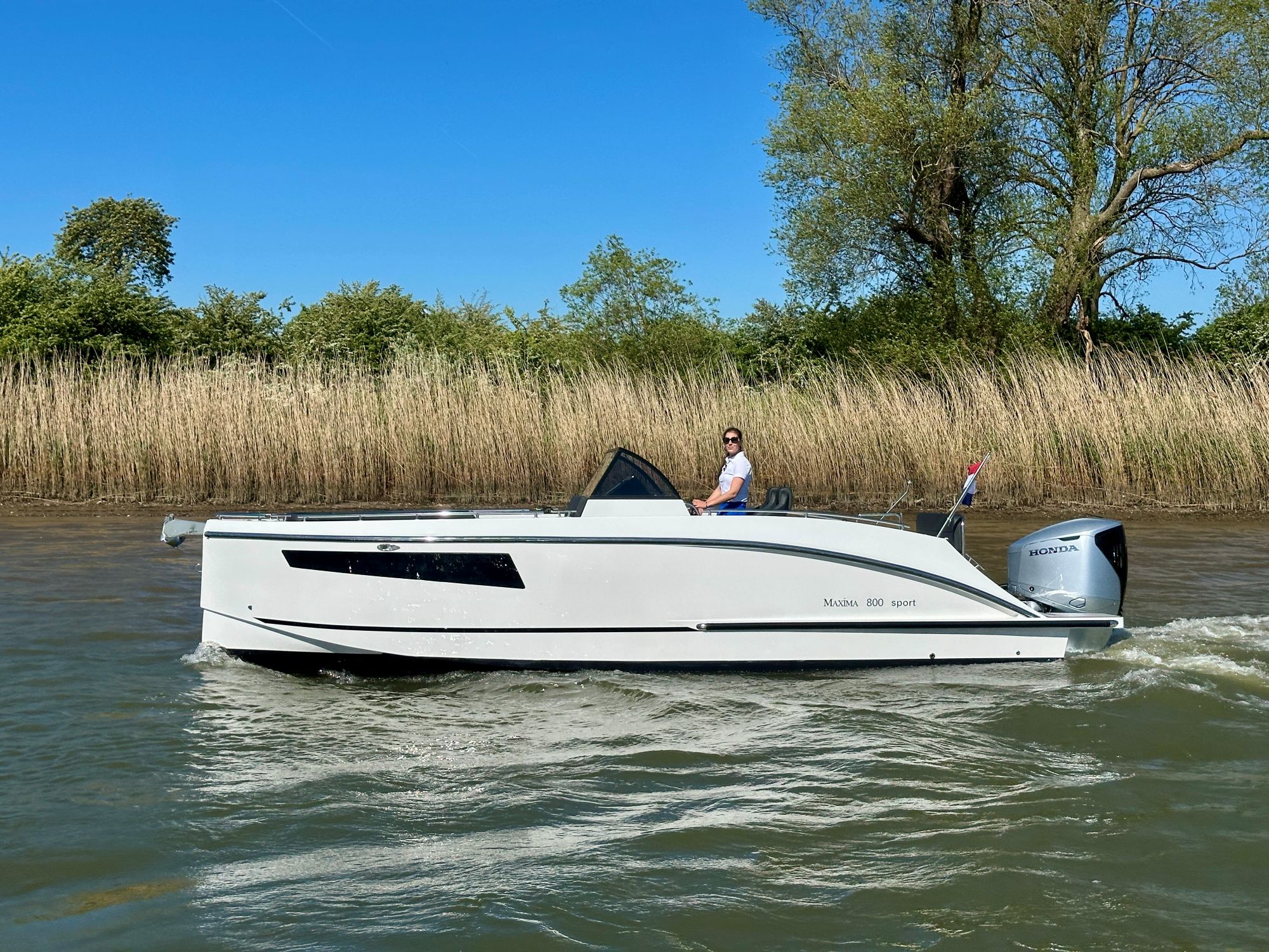 Maxima Boats 800 sport met een Honda 250 pk