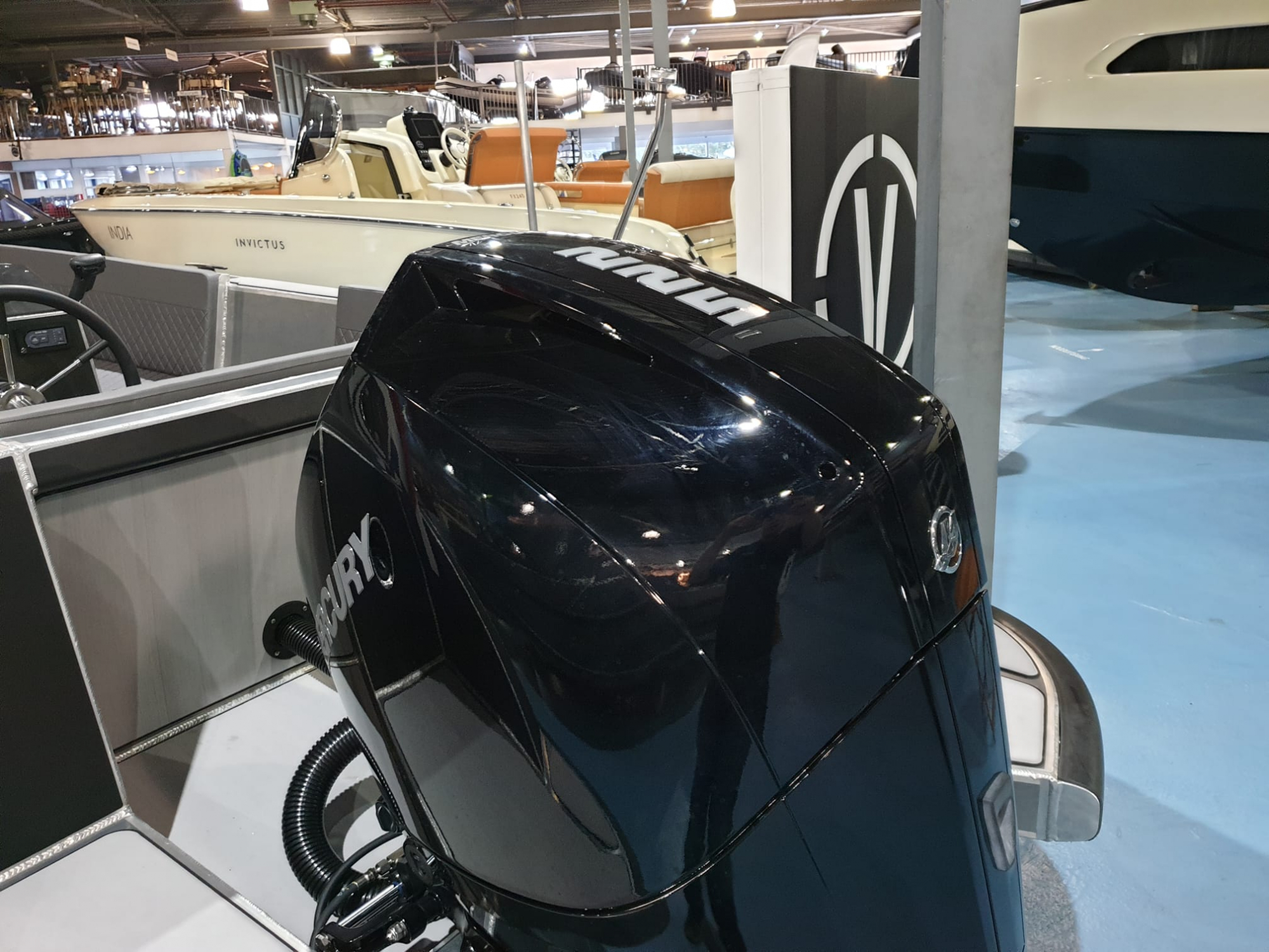 Van Vossen Tender 650 sport R met Mercury 225 pk V6! Demomodel