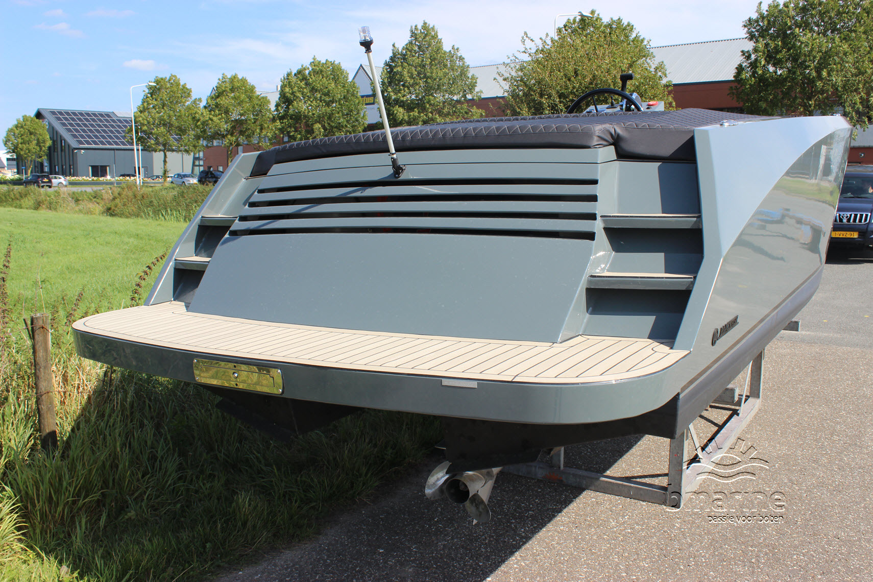 Blackfish Reallife 750 Cabin