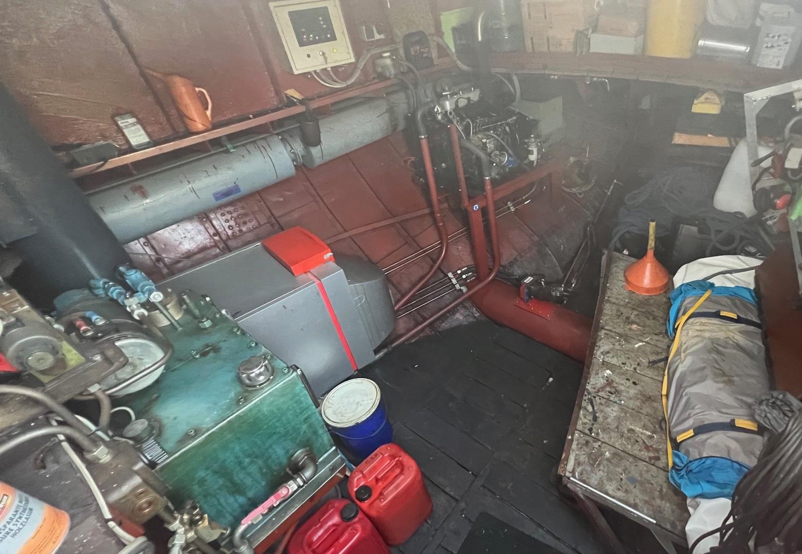 Luxe-Motor Luxe Motor 27.70 VS Varend Woonschip