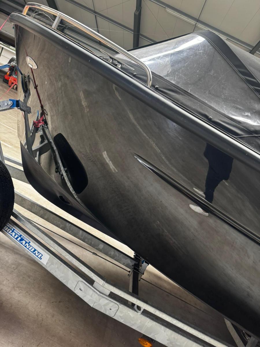 Primeur 710 Tender met Boegschroef