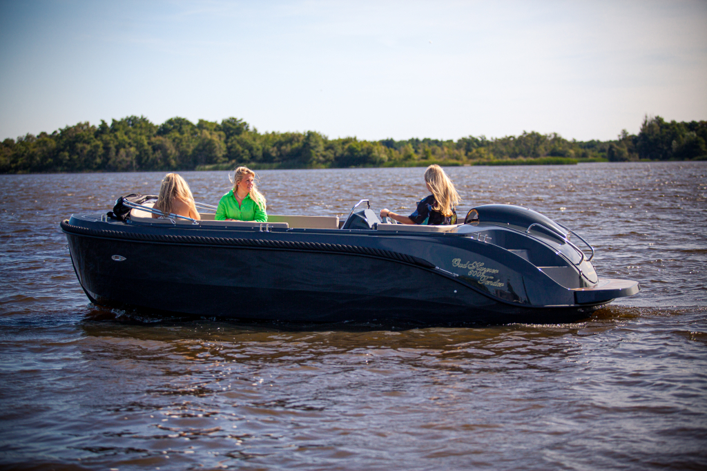 Oud Huijzer 600 Tender al 24 JAAR KWALITIEIT !!