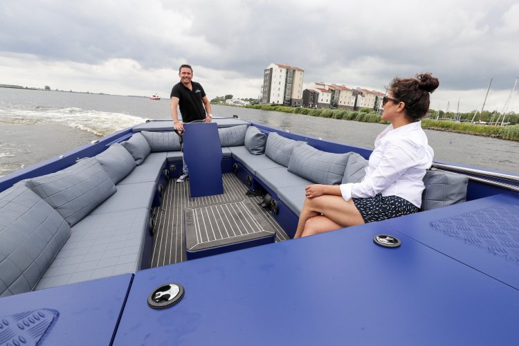 Triple X 800 DE GROOTSTE SLOEPENSHOWROOM VAN NEDERLAND