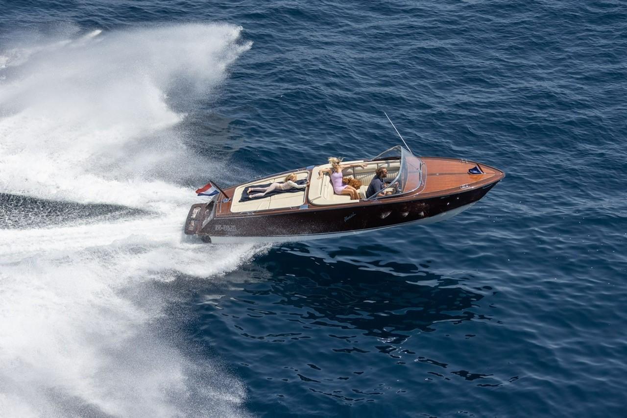 Boesch 750 Portofino De Luxe hoofdfoto: 1