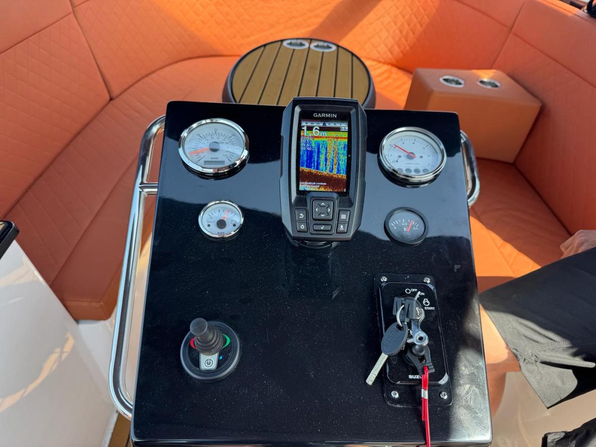 Maxima 630 Tender met boegschroef