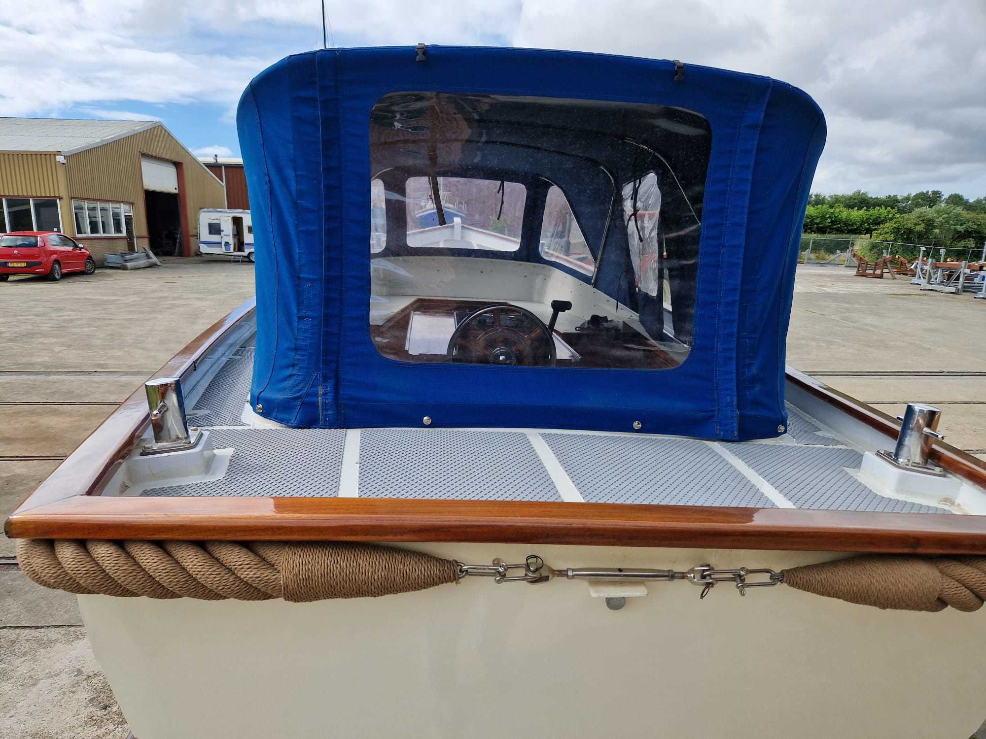 Overnaadse Sloep 750