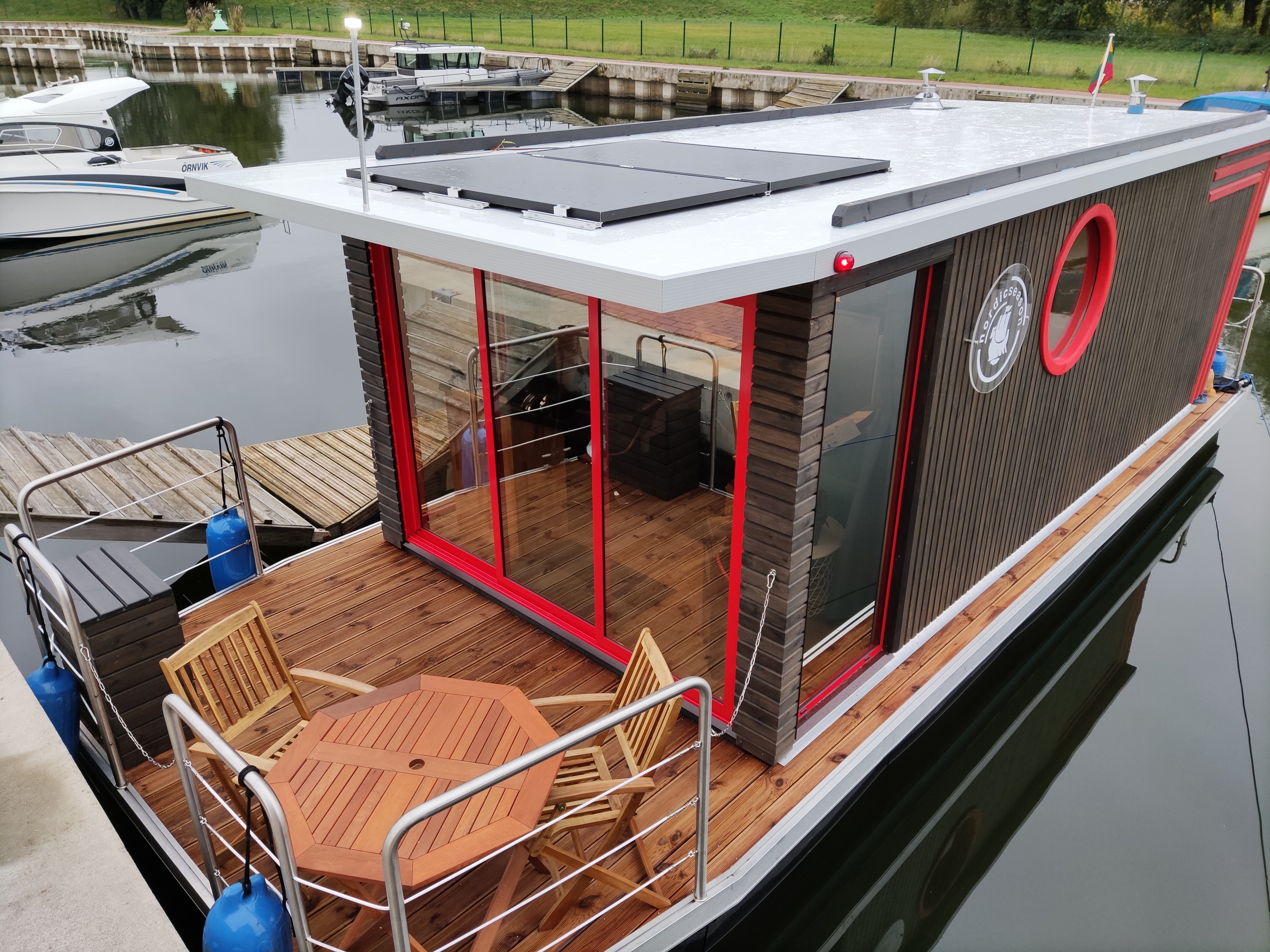 Nordic Season Houseboat NS 32 Eco 18m2