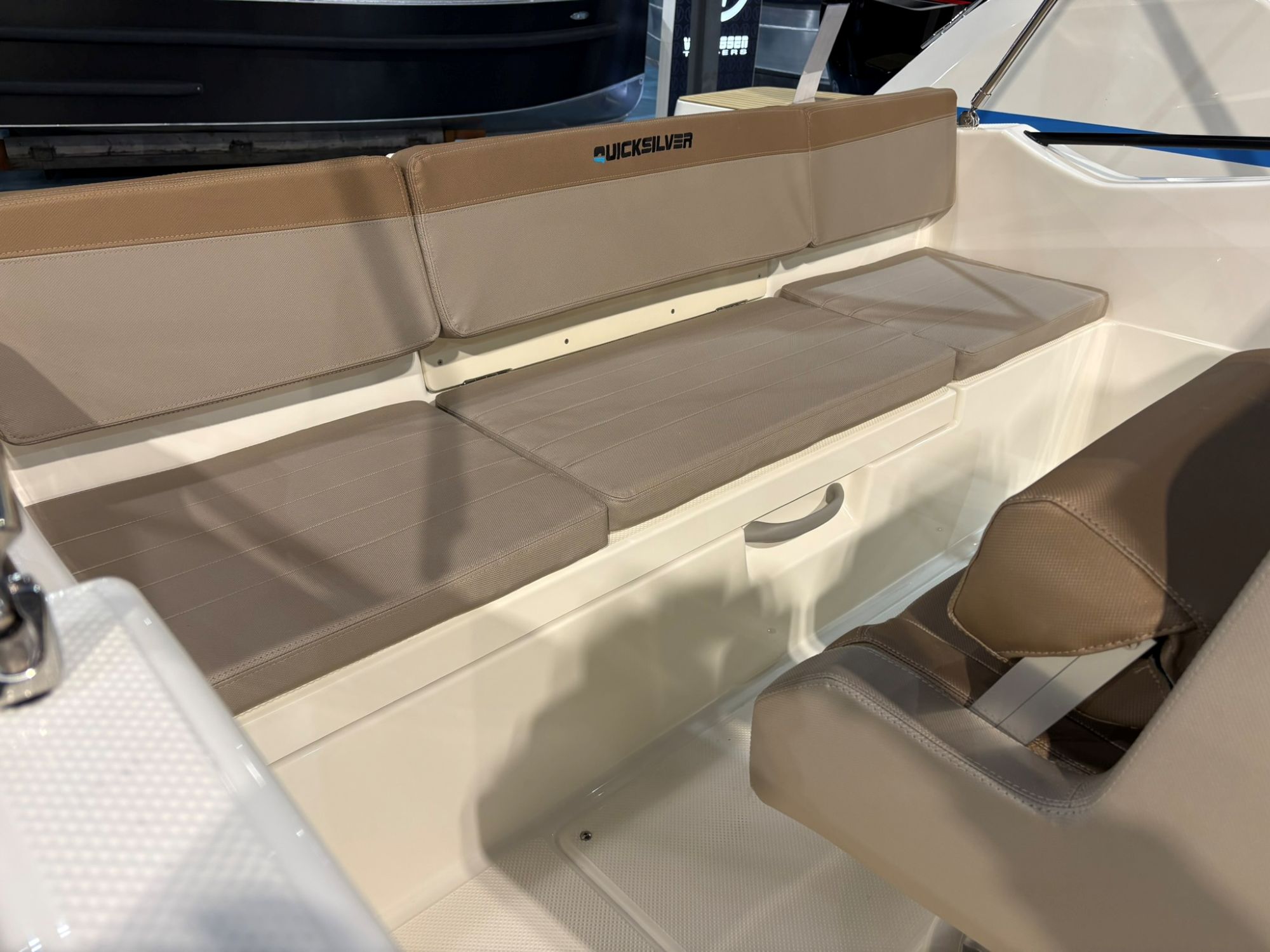 Quicksilver 555 Activ Open met Mercury 115 pk - Komt binnen!