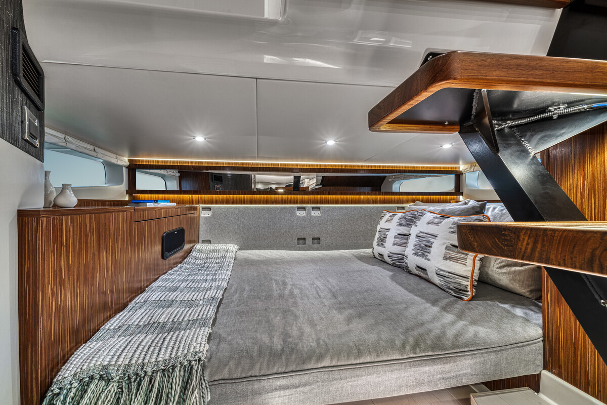 Sea Ray Sundancer 370