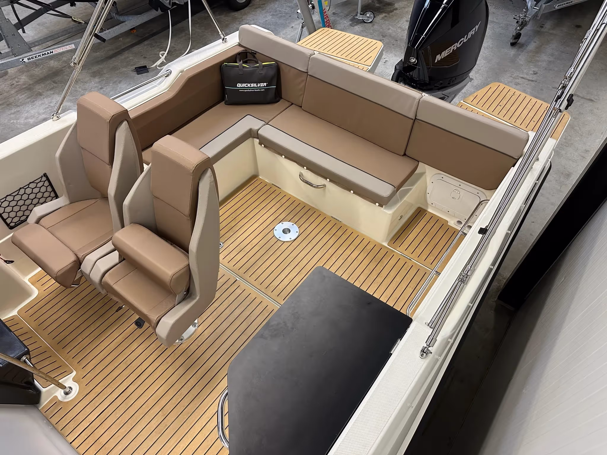 Quicksilver 755 Sundeck