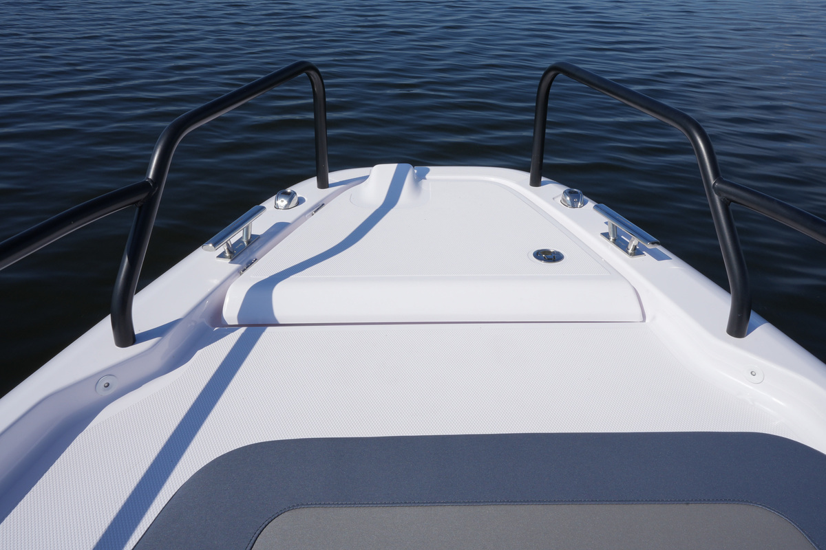 Axopar 25 Cross Bow & Cross Top