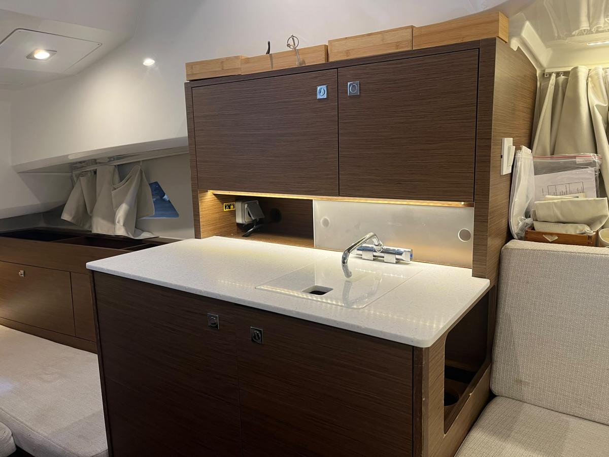 Jeanneau Cap Camarat 9.0 Walk Around with Hard-Top and airconditioning