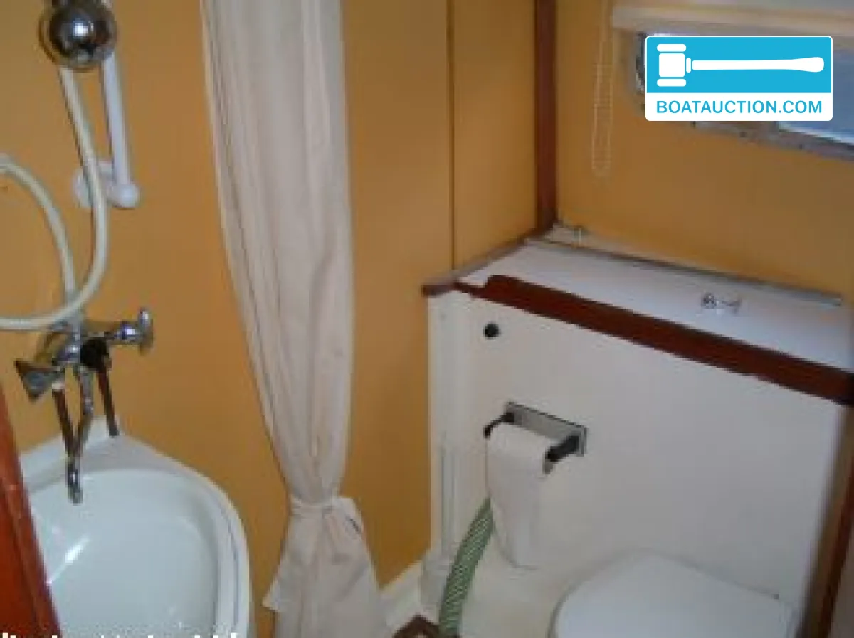 Broom 39 Continental