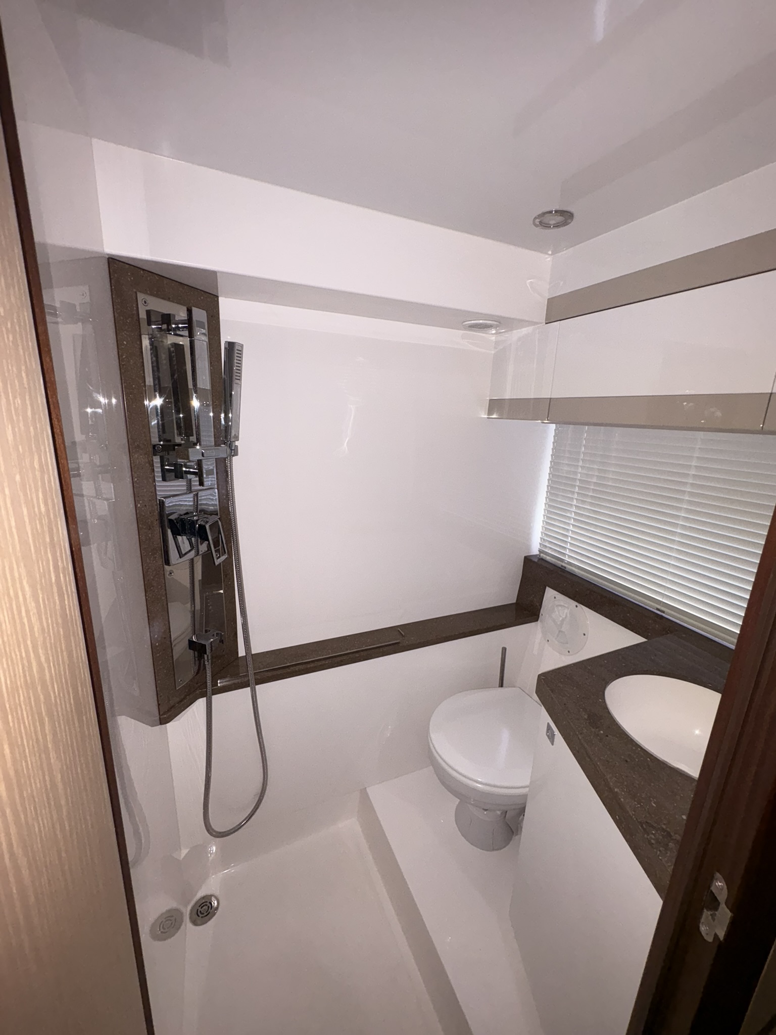 Galeon Yachts Galeon 405 HTL met 2x Volvo Penta D4 260 pk