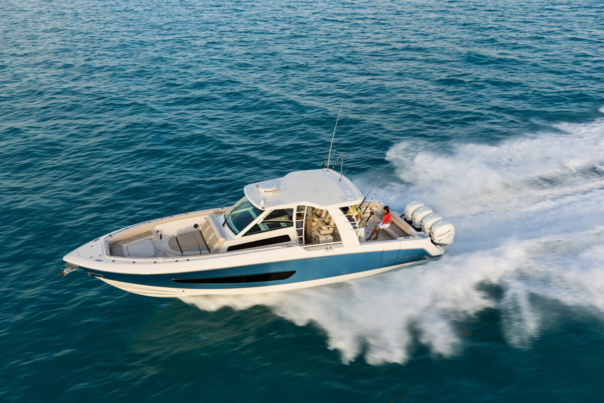 Boston Whaler 420 Outrage