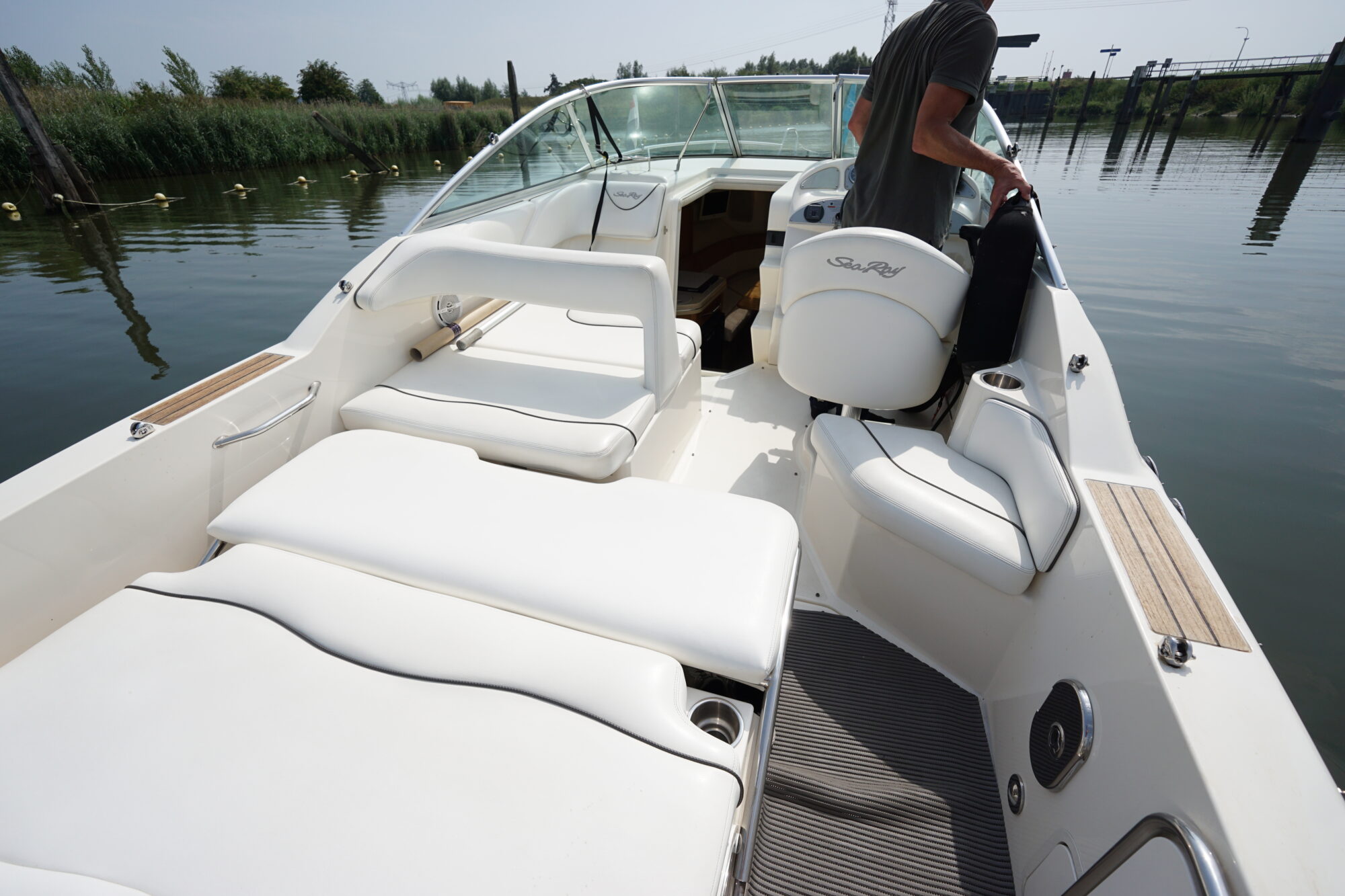 Sea Ray 255 Sundancer