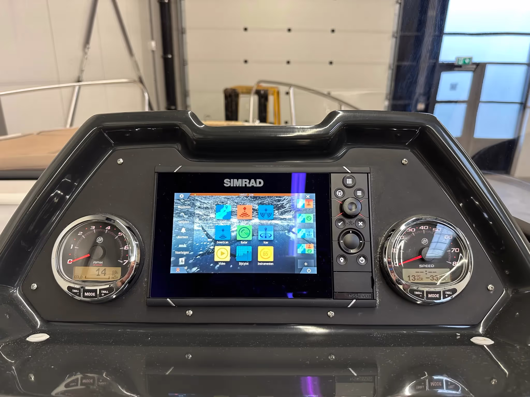 Quicksilver 755 Sundeck