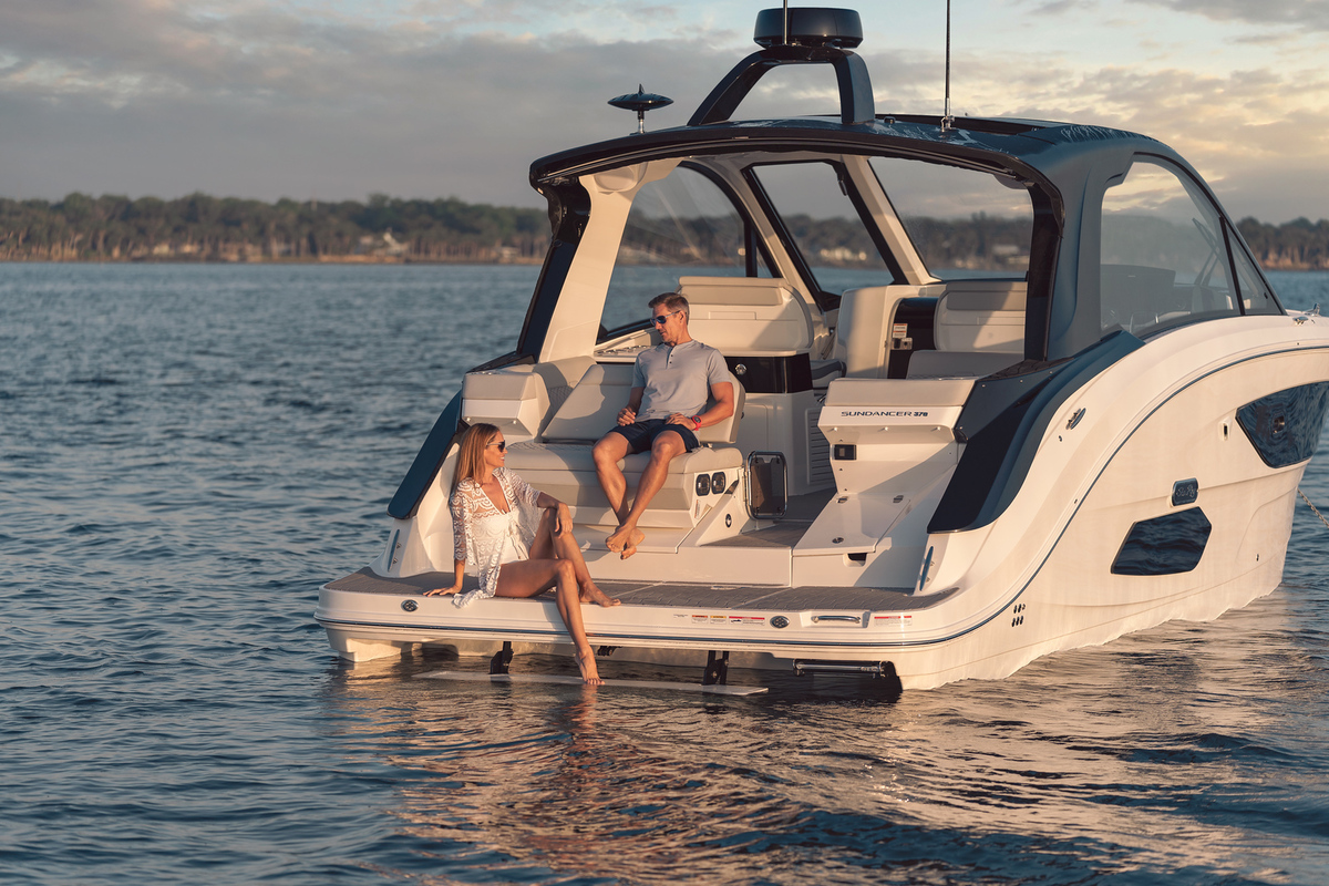 Sea Ray Sundancer 370