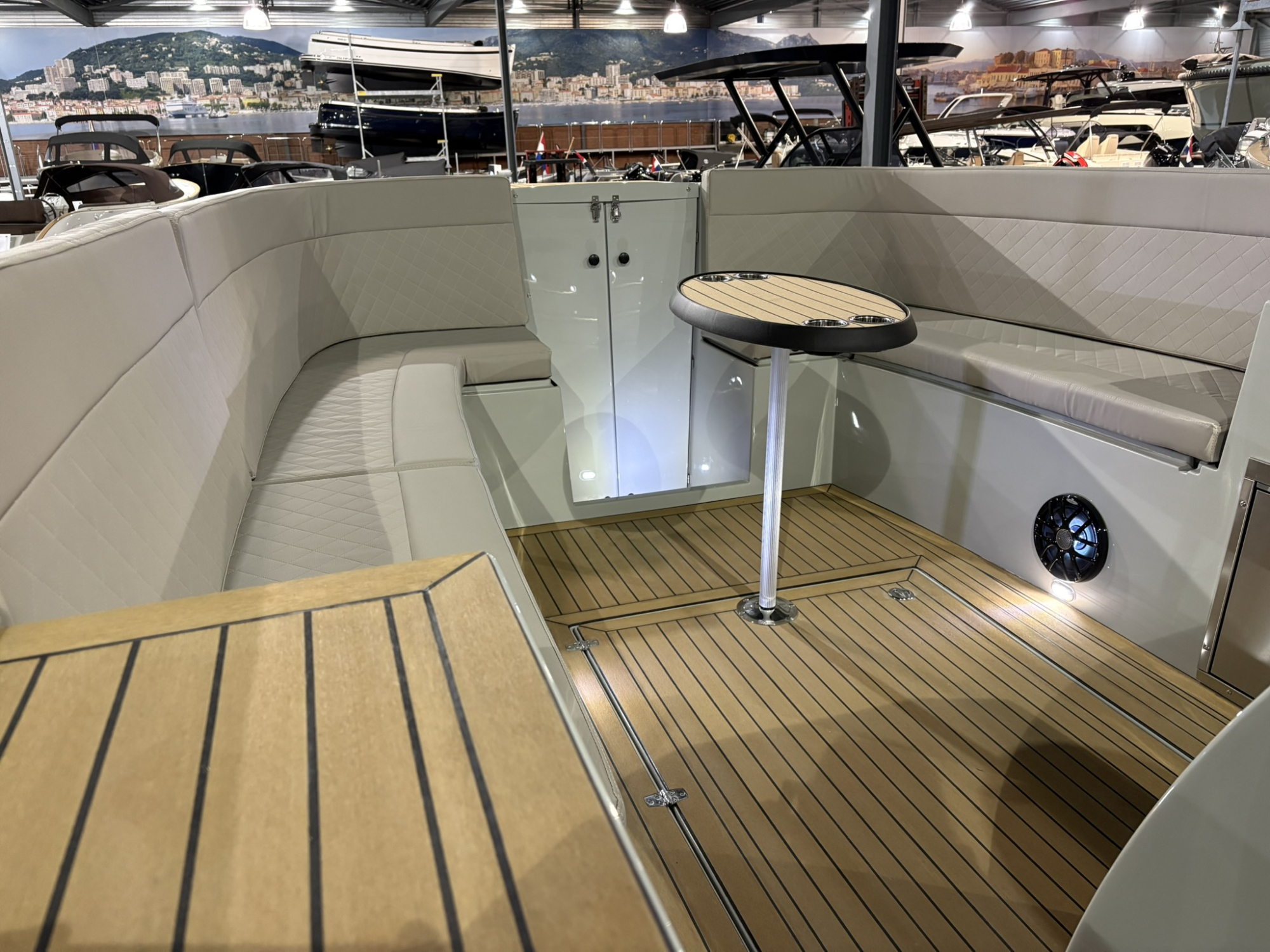 Maxima Boats 840 metallic gespoten op voorraad!