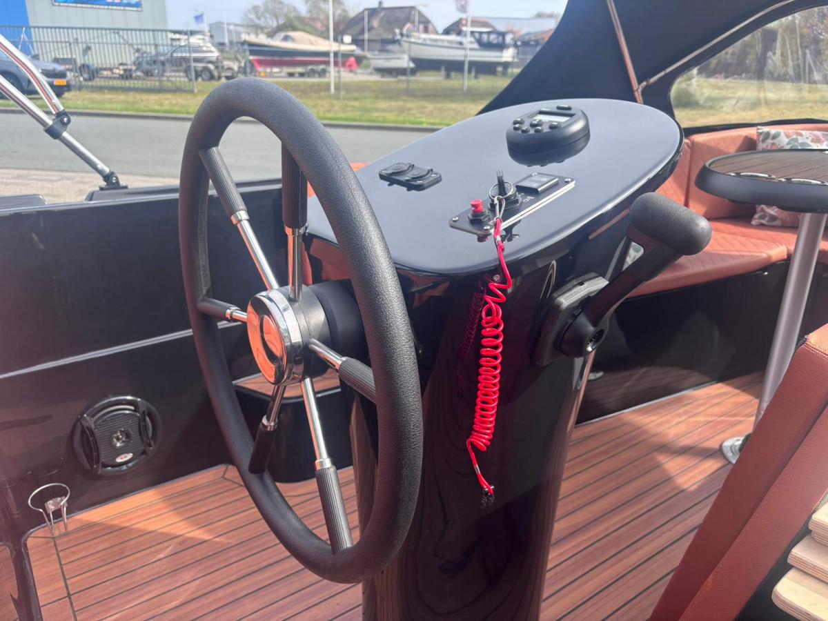 Maassloep 590 Tender