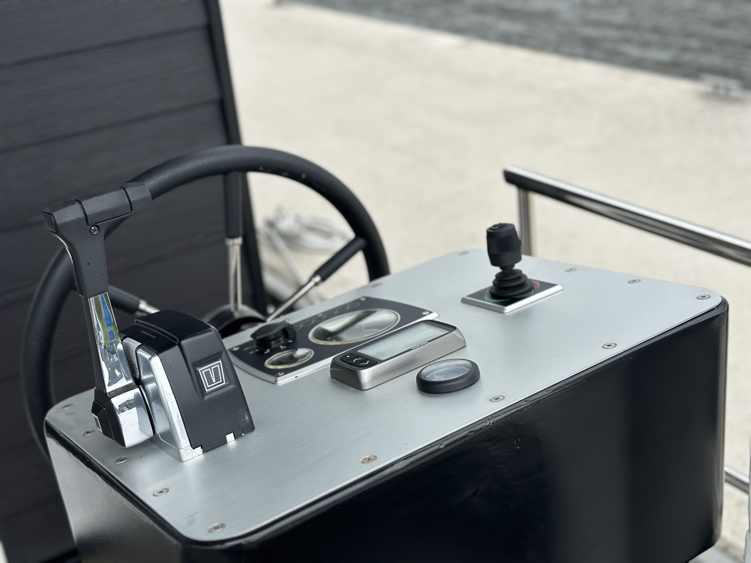 HOMESHIP VaarChalet In Amsterdam 1250D Luxe Houseboat