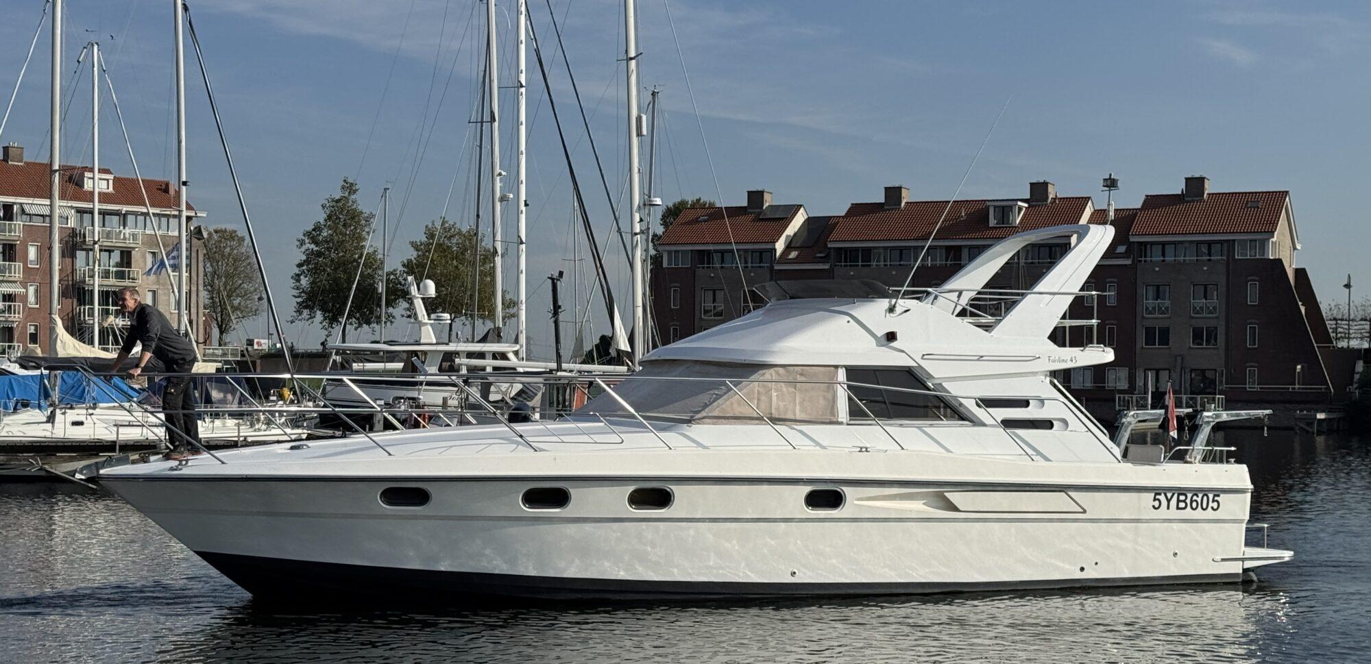 Fairline Fairline 43 Flybridge hoofdfoto: 1
