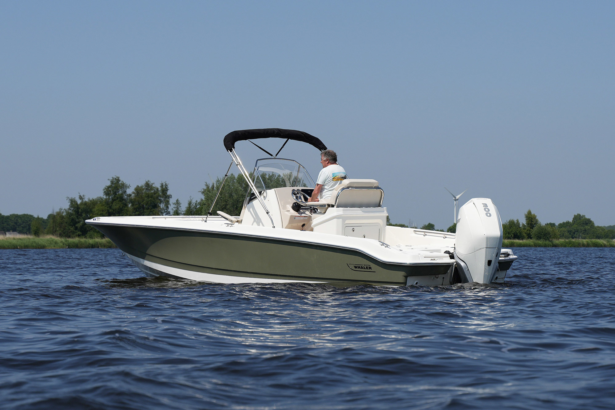 Boston Whaler 250 Dauntless