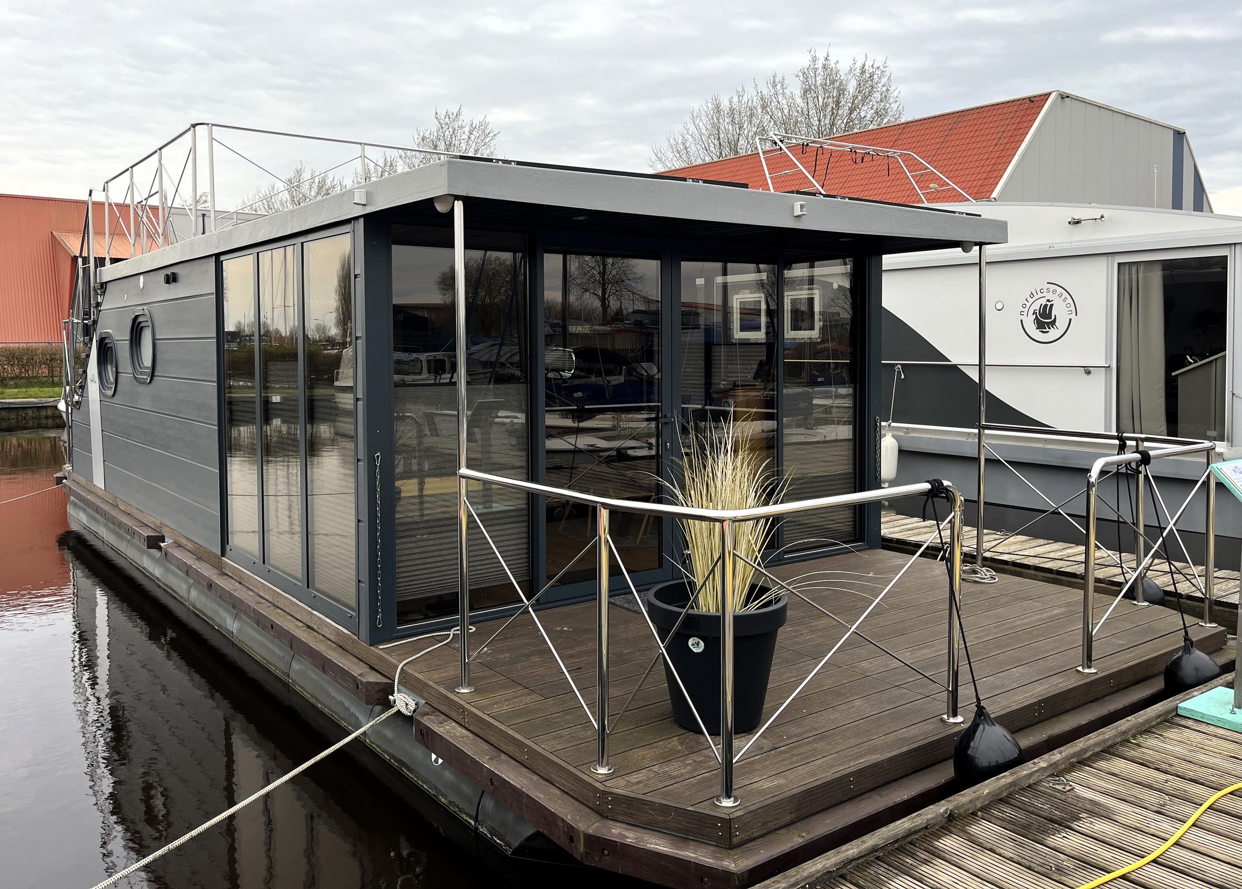 Campi 400 Houseboat (special 1 Sleepingroom))