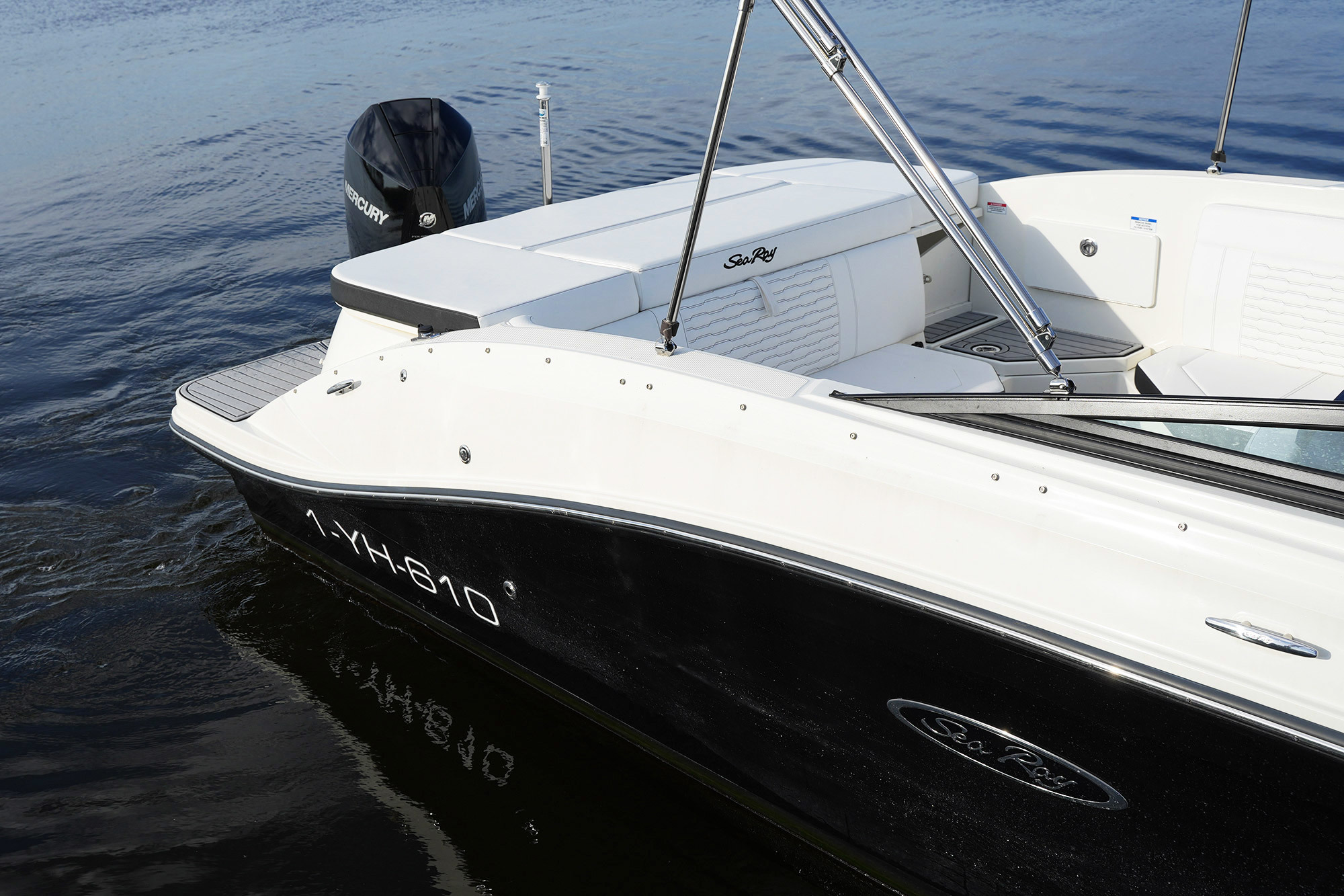 Sea Ray SPX 230 Outboard