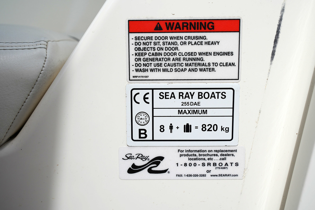 Sea Ray 255 Sundancer