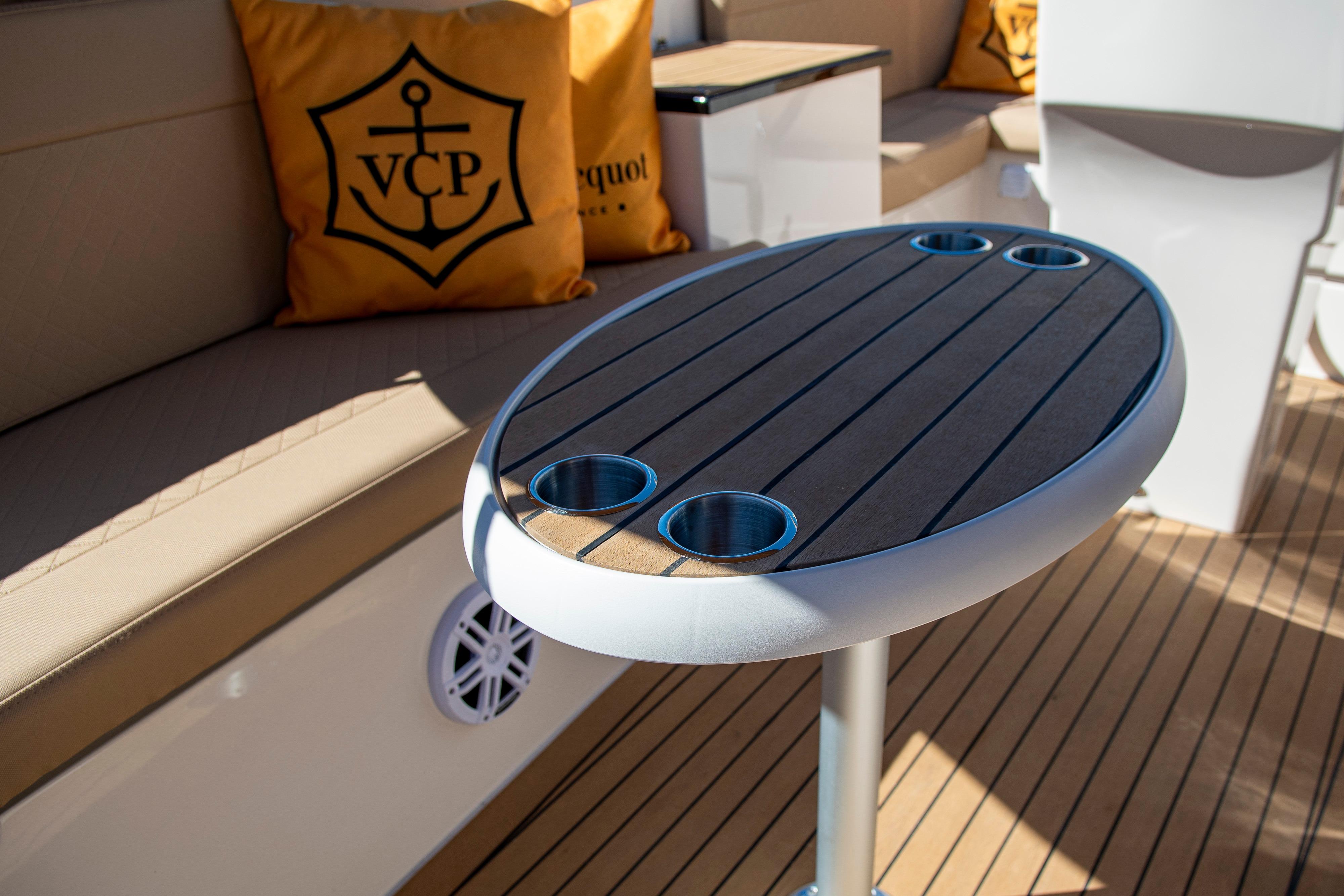 Lago Amore 733 Tender