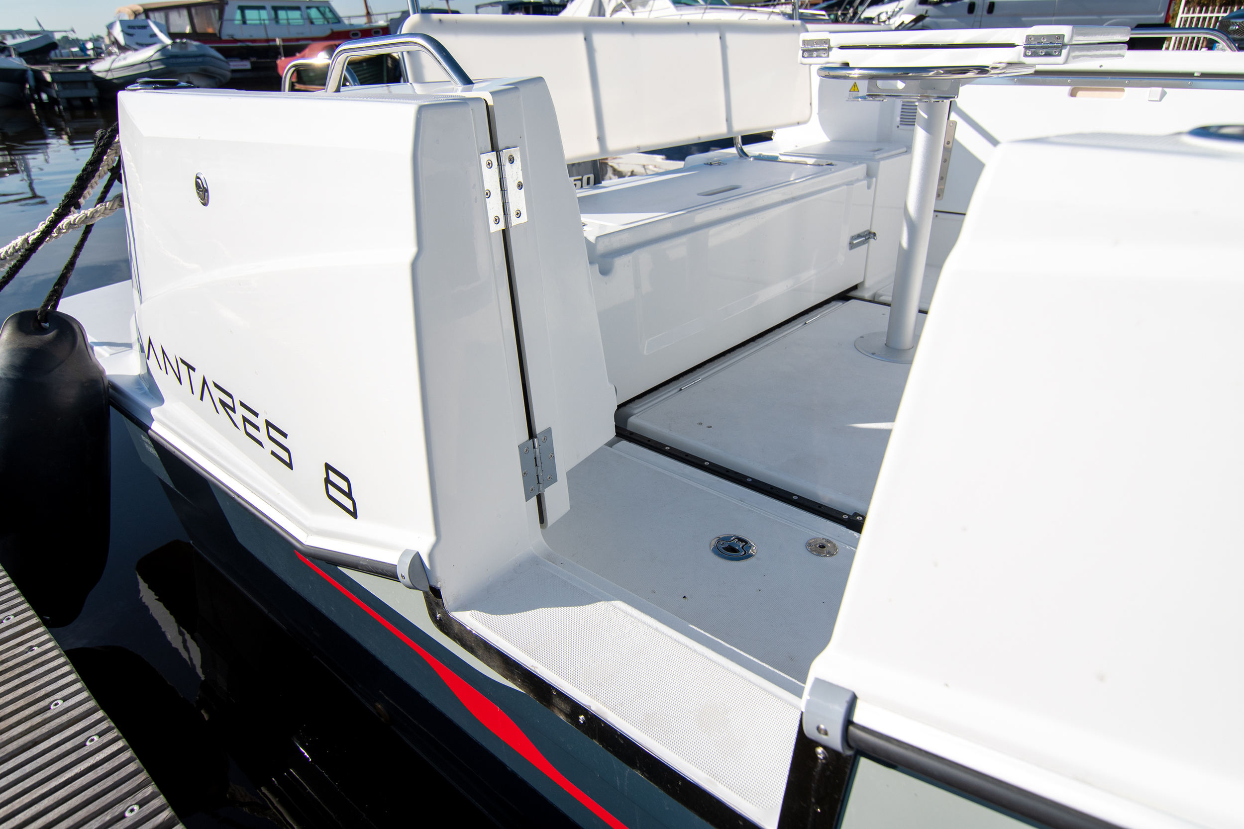 Beneteau Antares 8