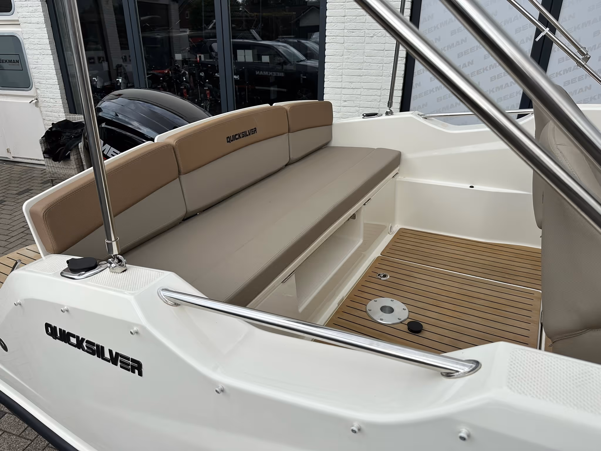 Quicksilver 555 Cabin