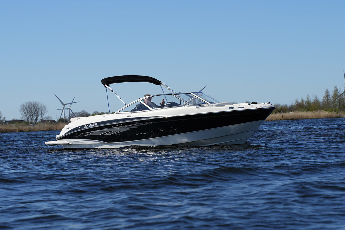 Bayliner 225