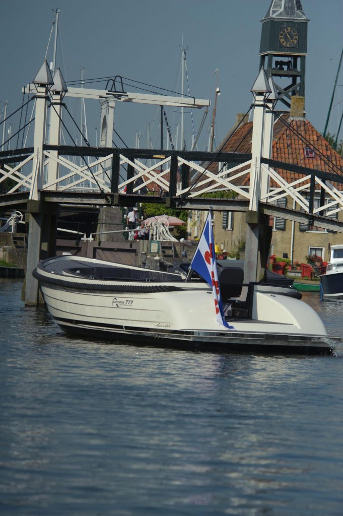 Waterspoor 777 Aviator DE GROOTSTE SLOEPENSHOWROOM VAN NEDERLAND