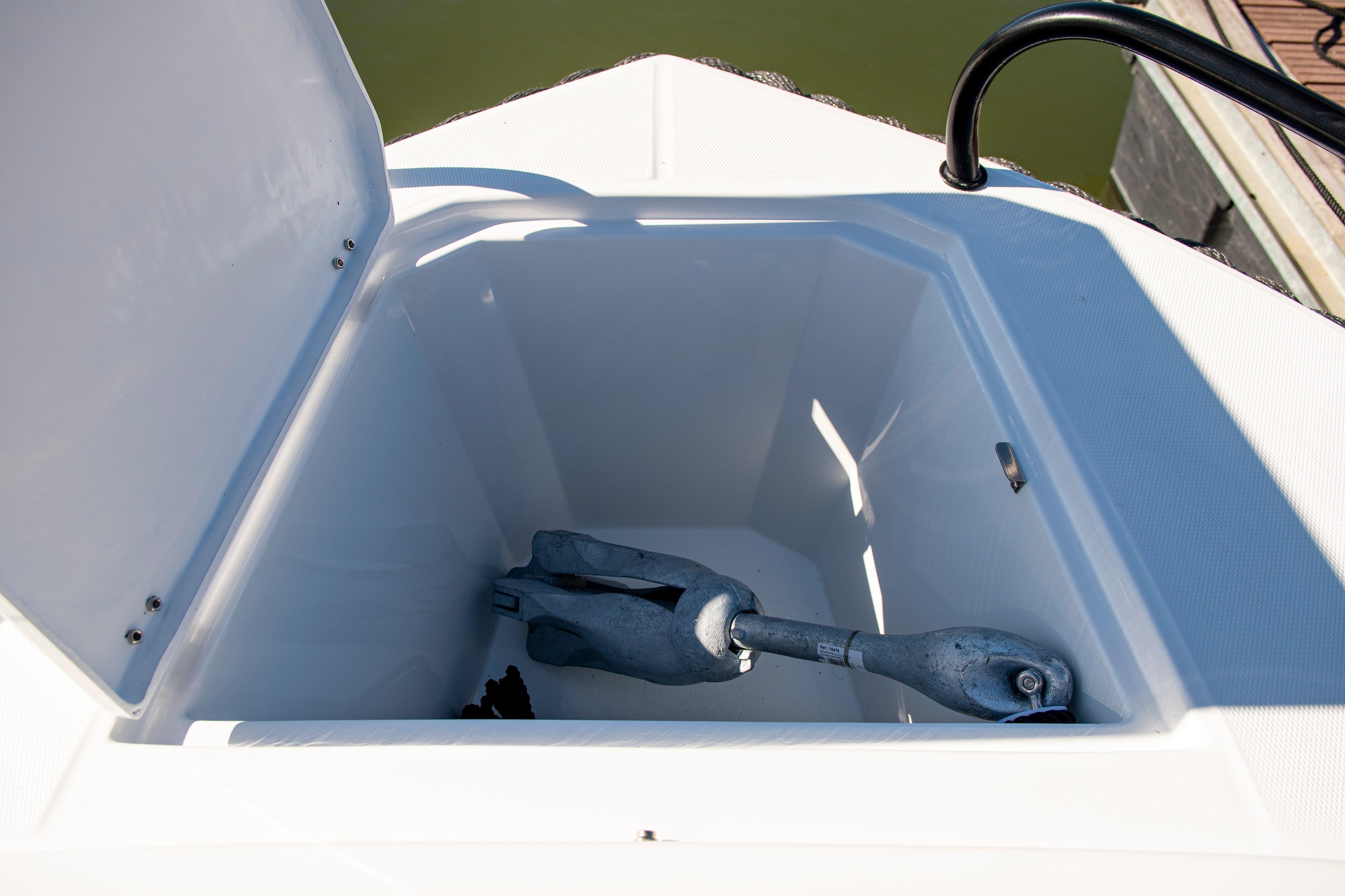 Lago Amore 633 Tender