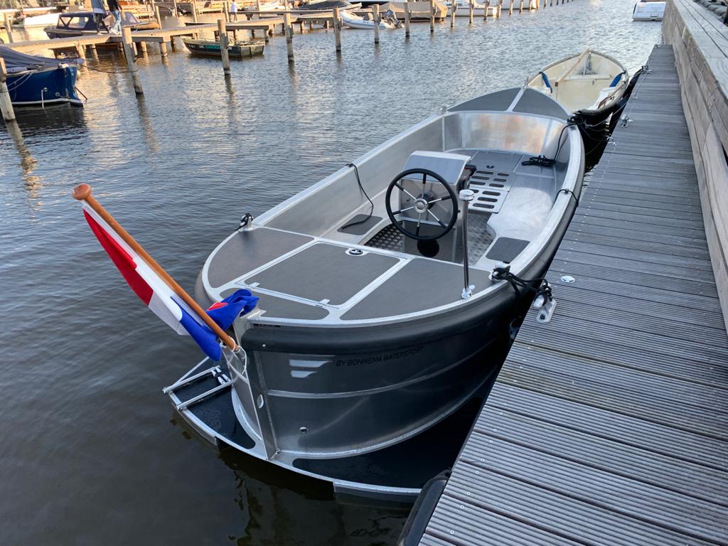 Van Vossen 550 e sloep