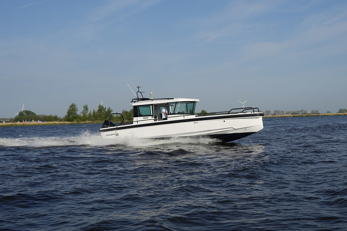 Axopar 28 Cabin