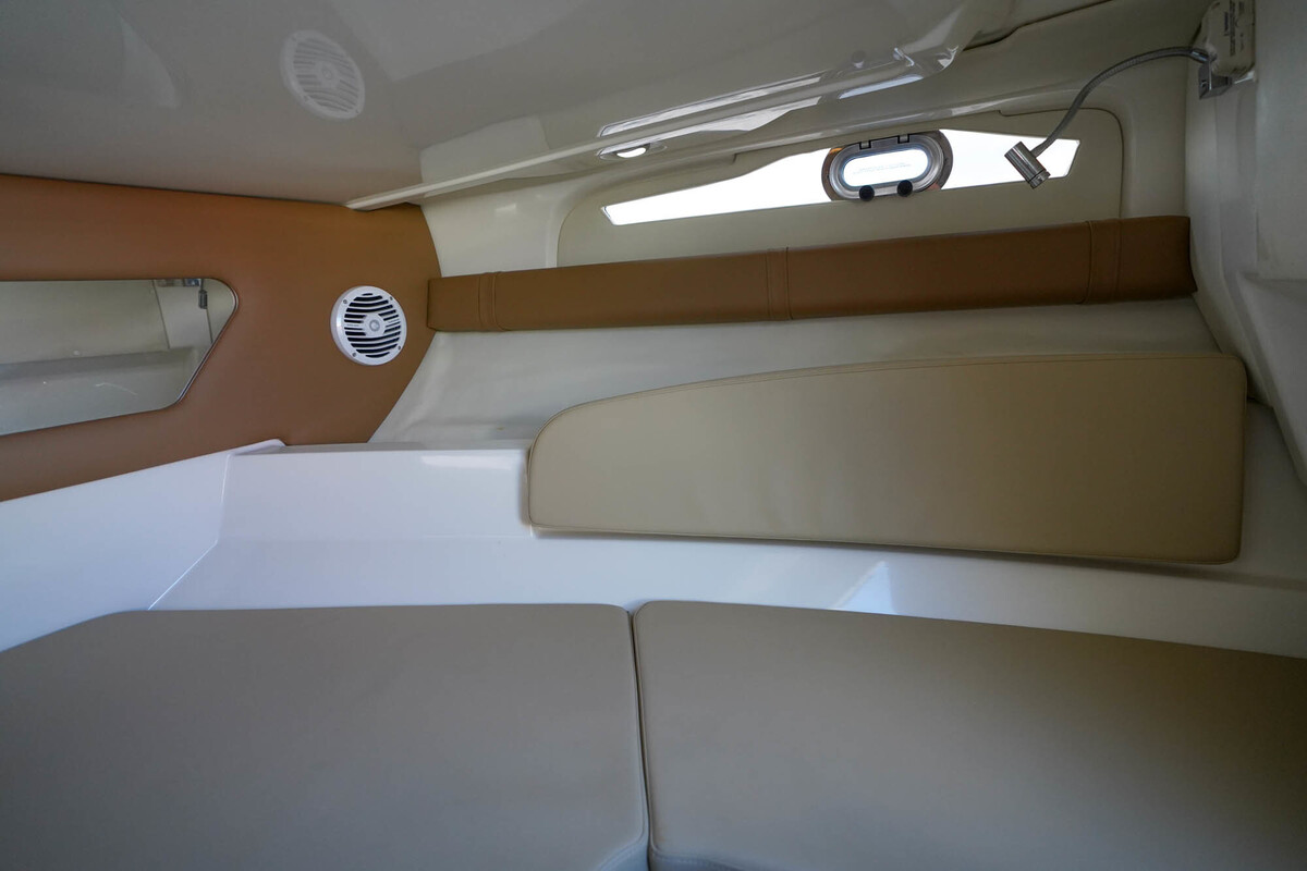 Sea Ray Sun Sport 230